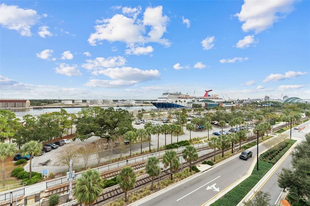 出租: $3,200 (2 贝兹, 2 浴室, 1170 平方英尺)