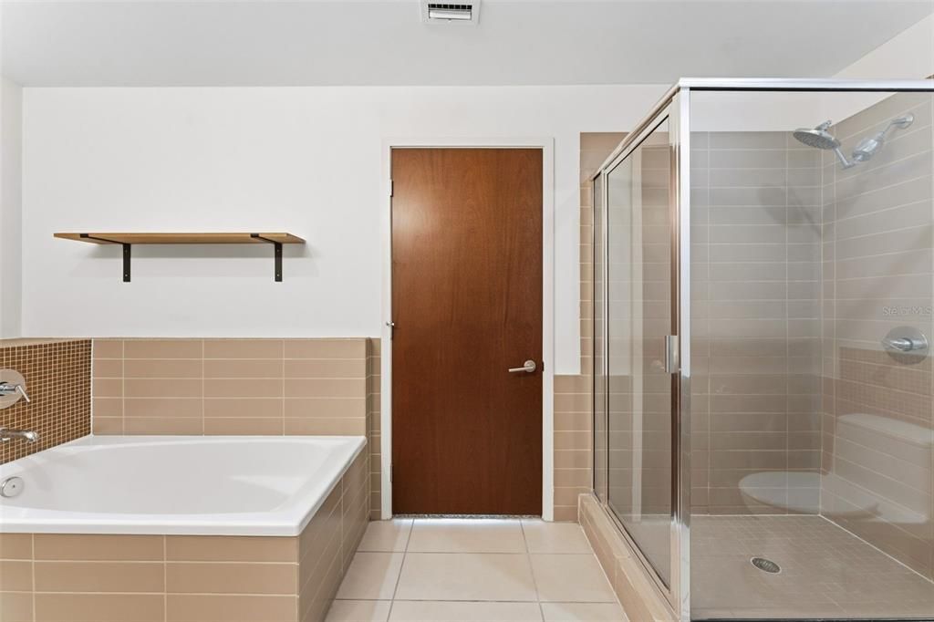 出租: $3,200 (2 贝兹, 2 浴室, 1170 平方英尺)