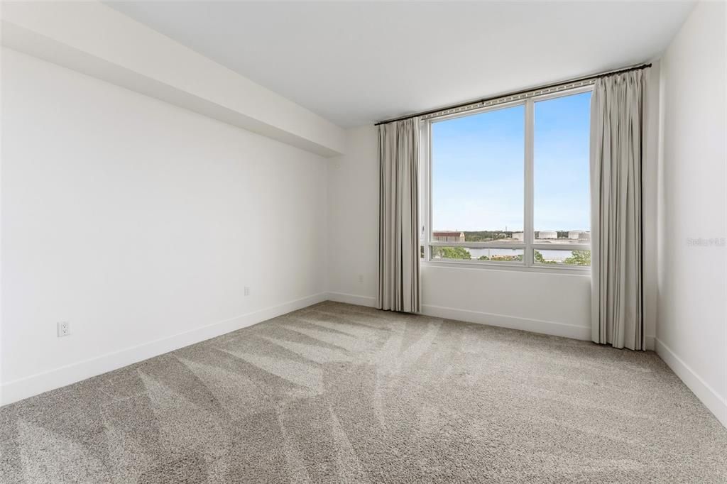 出租: $3,200 (2 贝兹, 2 浴室, 1170 平方英尺)