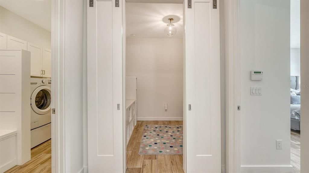 For Sale: $1,900,000 (3 beds, 2 baths, 2121 Square Feet)