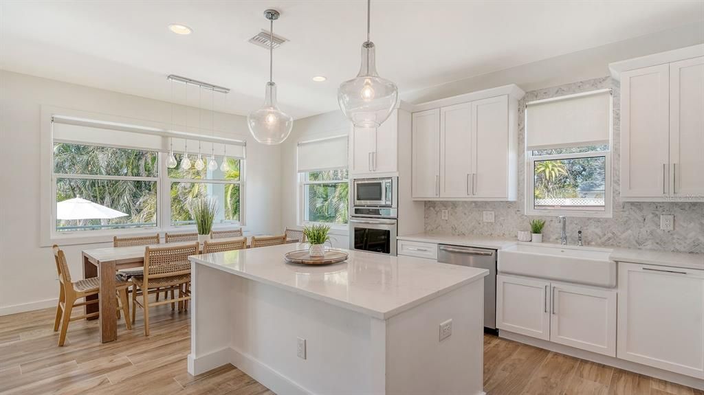 For Sale: $1,900,000 (3 beds, 2 baths, 2121 Square Feet)