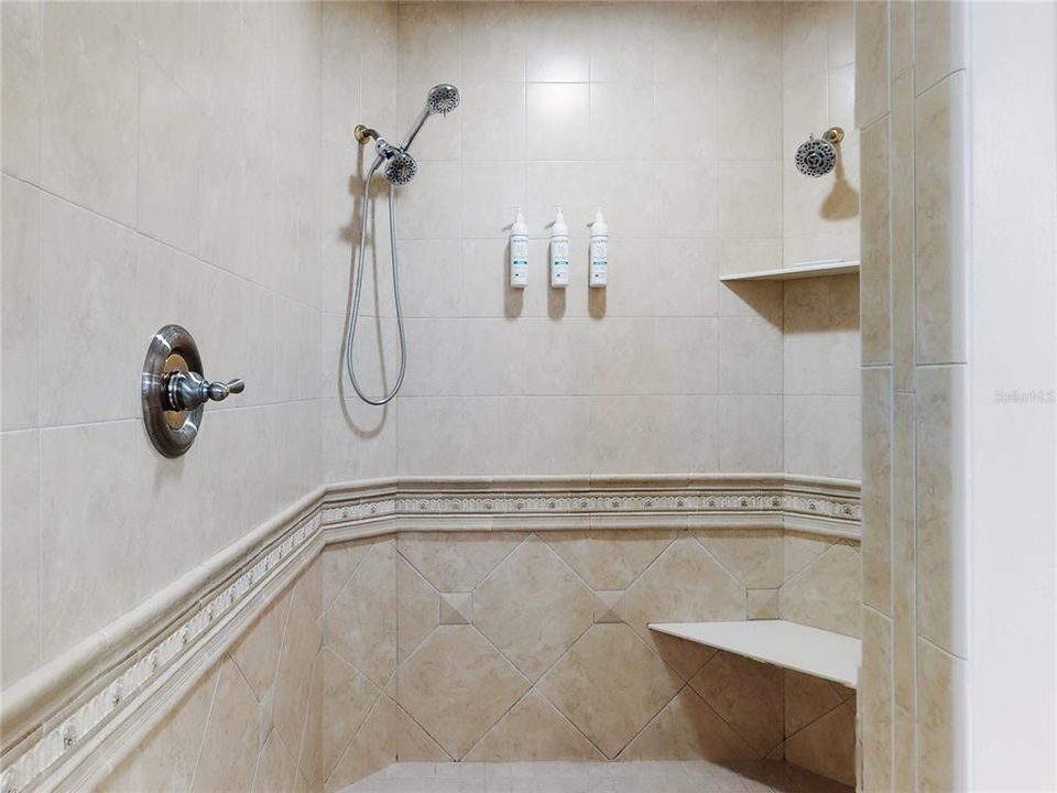 For Sale: $1,300,000 (3 beds, 3 baths, 2226 Square Feet)