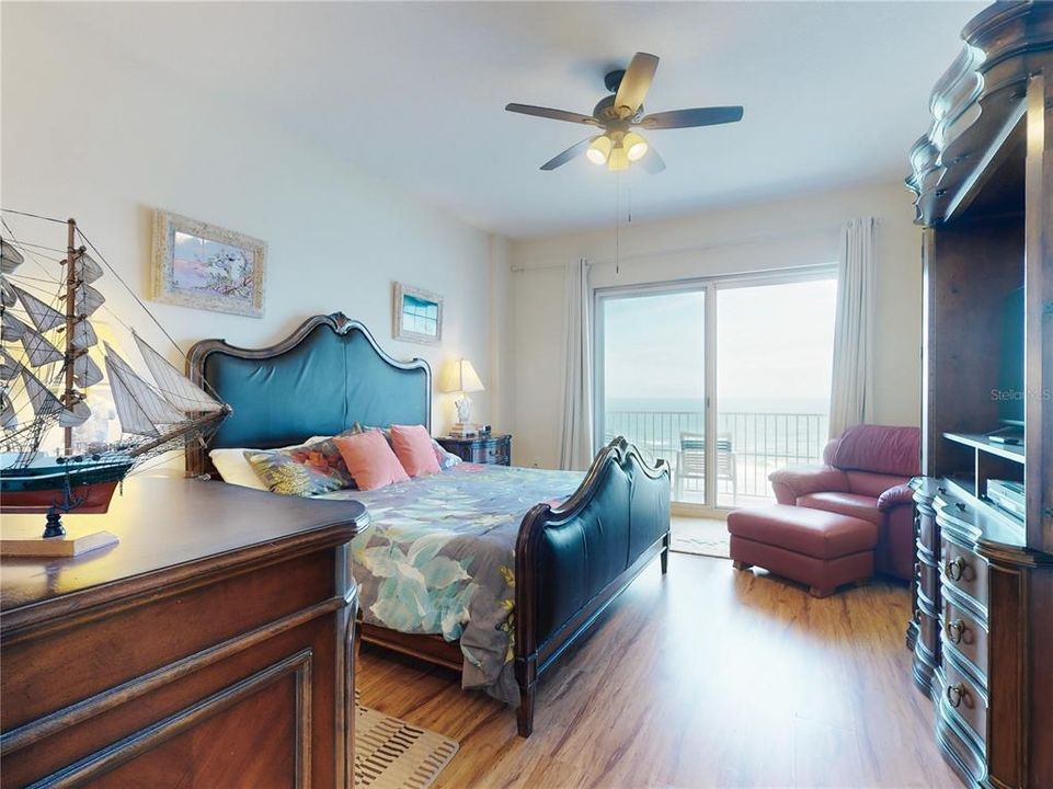 For Sale: $1,300,000 (3 beds, 3 baths, 2226 Square Feet)