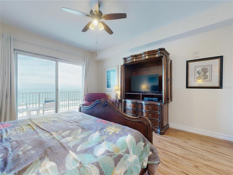 For Sale: $1,300,000 (3 beds, 3 baths, 2226 Square Feet)