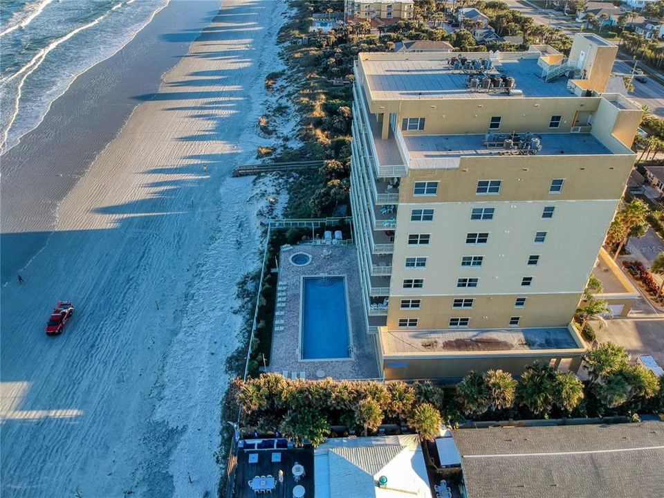 For Sale: $1,300,000 (3 beds, 3 baths, 2226 Square Feet)