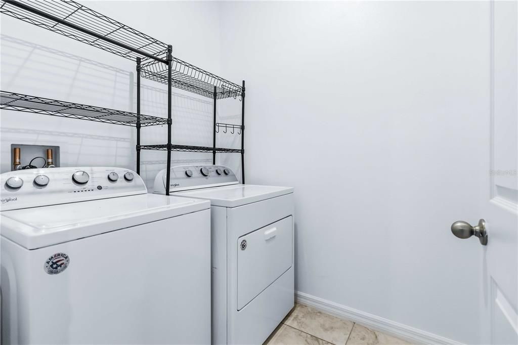 En Venta: $375,000 (4 camas, 2 baños, 1616 Pies cuadrados)