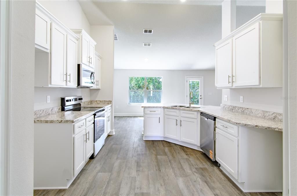 For Sale: $347,100 (4 beds, 2 baths, 1755 Square Feet)