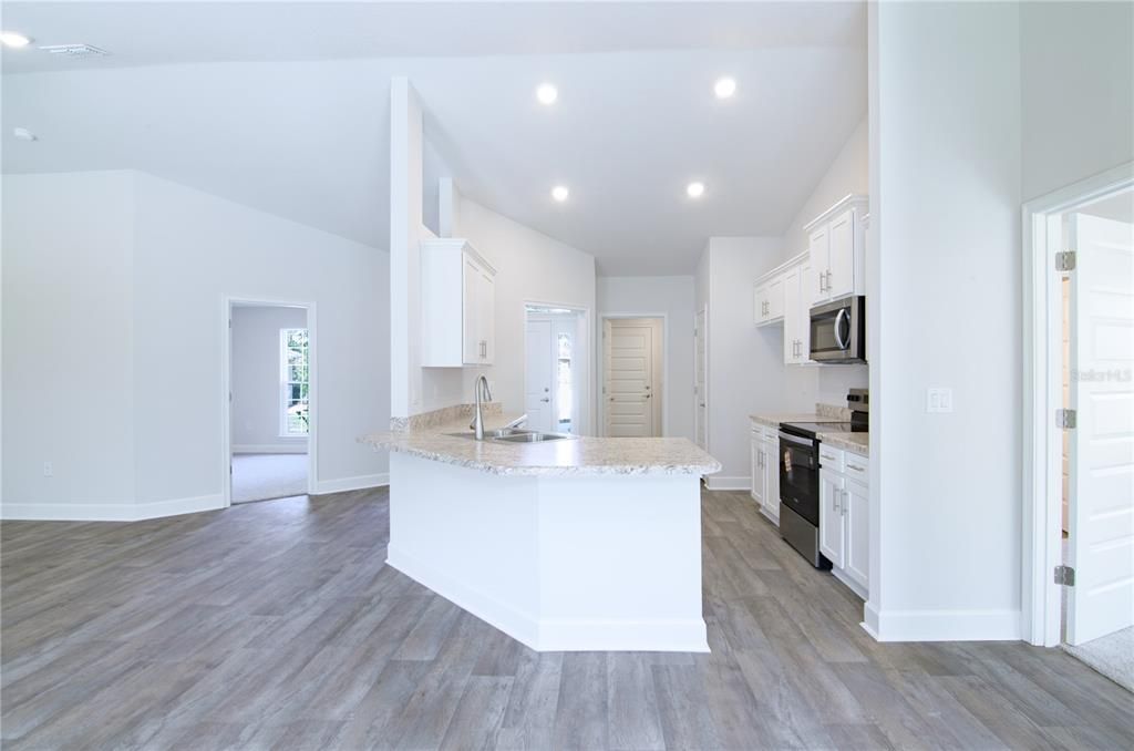 For Sale: $347,100 (4 beds, 2 baths, 1755 Square Feet)