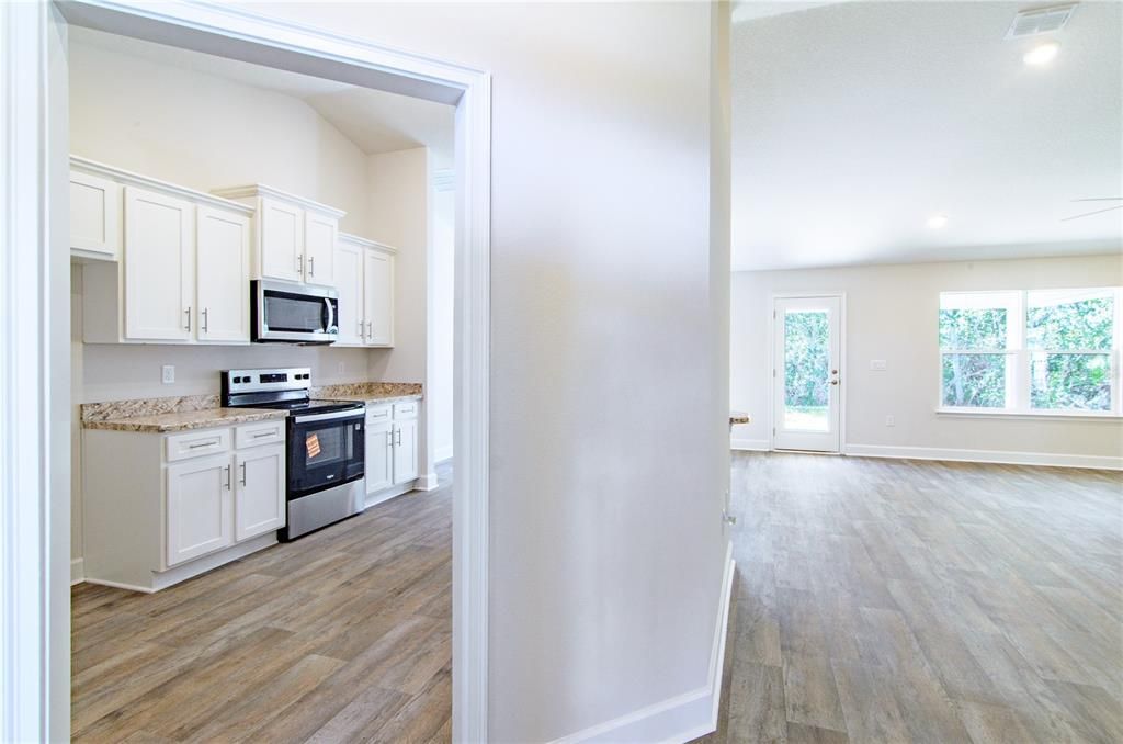 For Sale: $347,100 (4 beds, 2 baths, 1755 Square Feet)