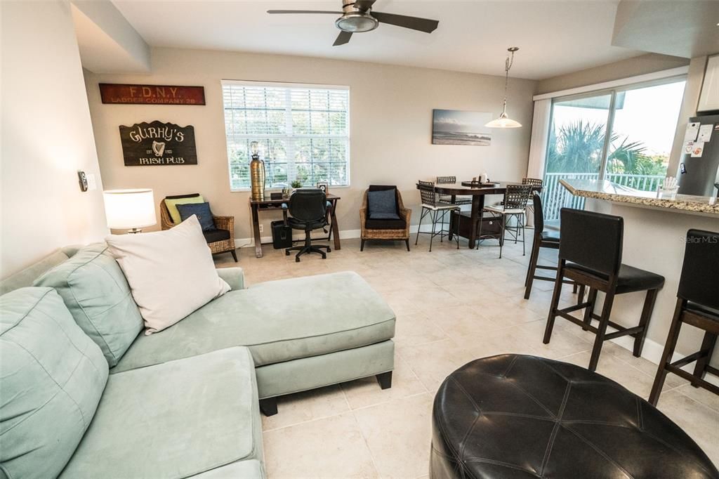 待售: $525,000 (3 贝兹, 3 浴室, 1593 平方英尺)