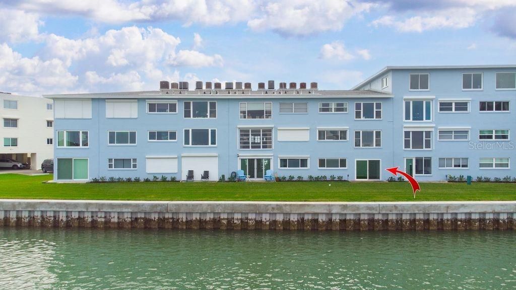 待售: $330,000 (2 贝兹, 2 浴室, 930 平方英尺)