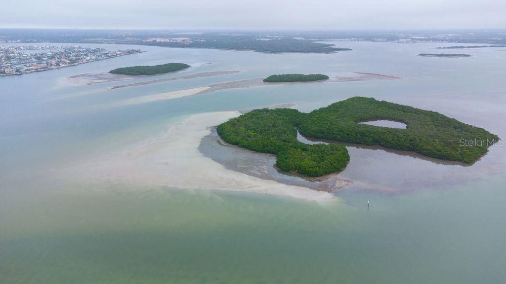 待售: $330,000 (2 贝兹, 2 浴室, 930 平方英尺)