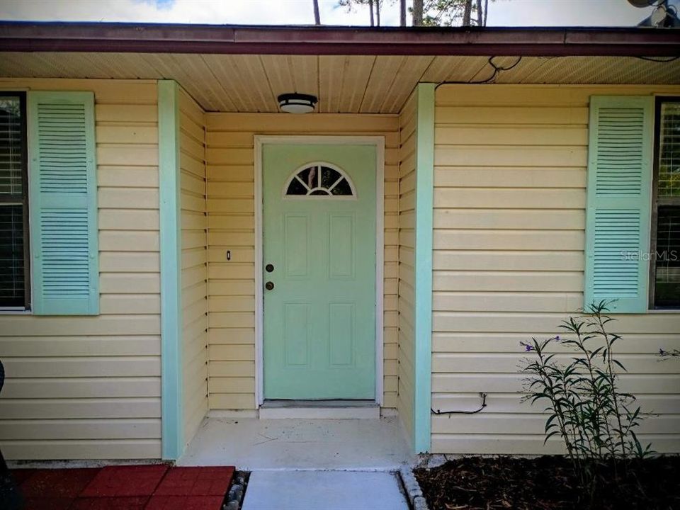 For Sale: $265,000 (3 beds, 2 baths, 1344 Square Feet)