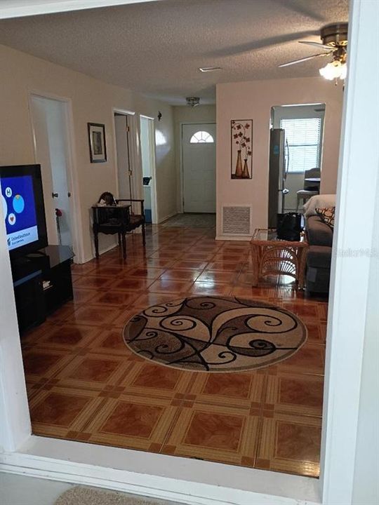 For Sale: $265,000 (3 beds, 2 baths, 1344 Square Feet)