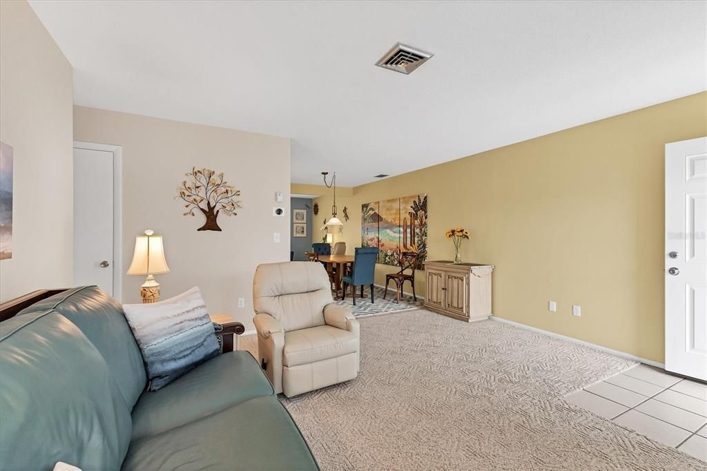 For Sale: $289,000 (2 beds, 1 baths, 1105 Square Feet)