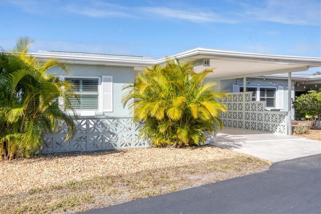 For Sale: $289,000 (2 beds, 1 baths, 1105 Square Feet)