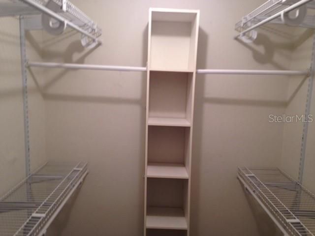 For Rent: $1,100 (2 beds, 1 baths, 1046 Square Feet)