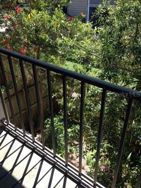 For Rent: $1,100 (2 beds, 1 baths, 1046 Square Feet)