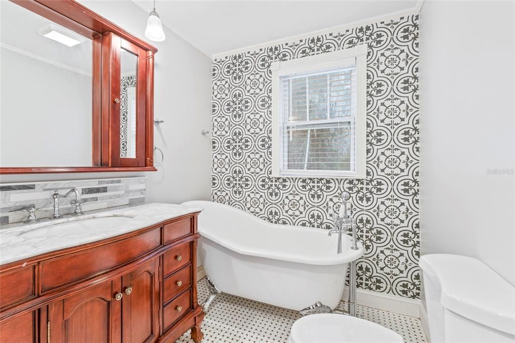 For Sale: $275,000 (3 beds, 2 baths, 1680 Square Feet)