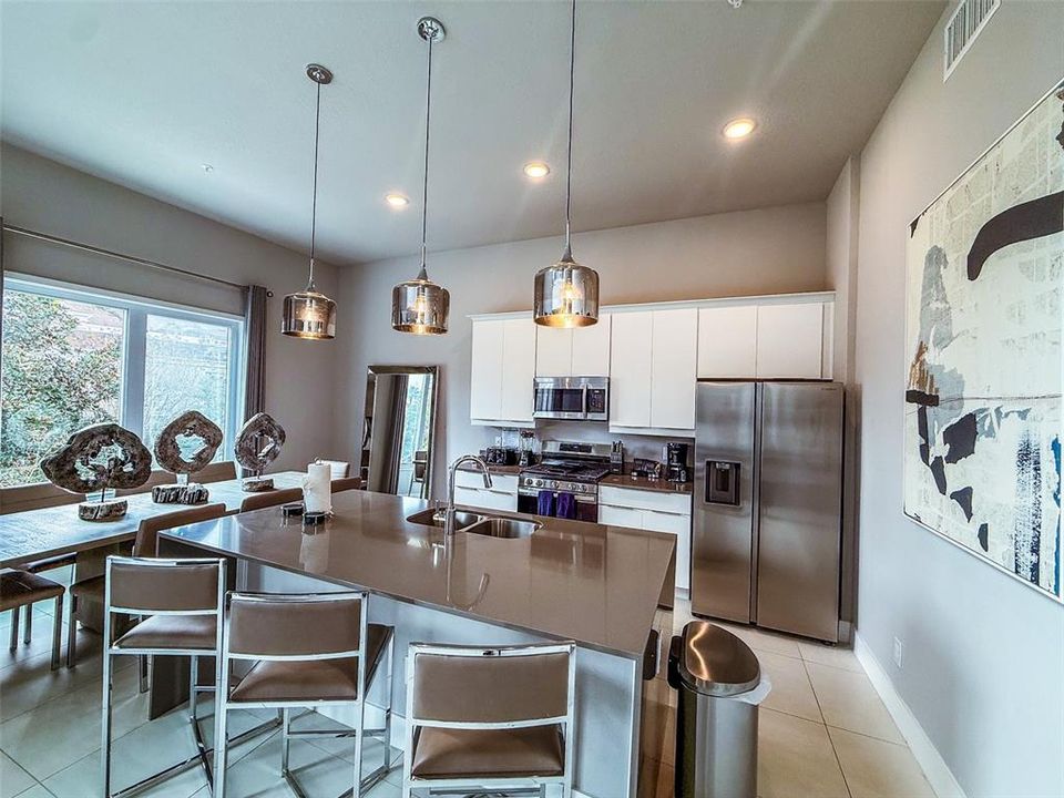 For Rent: $3,000 (5 beds, 4 baths, 2630 Square Feet)