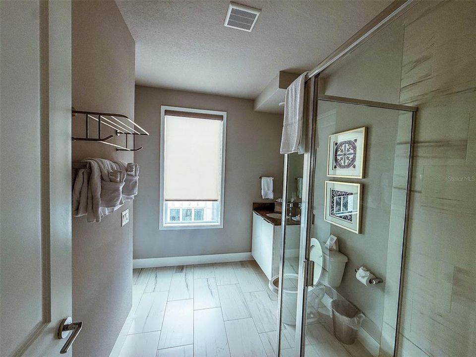 For Rent: $3,000 (5 beds, 4 baths, 2630 Square Feet)