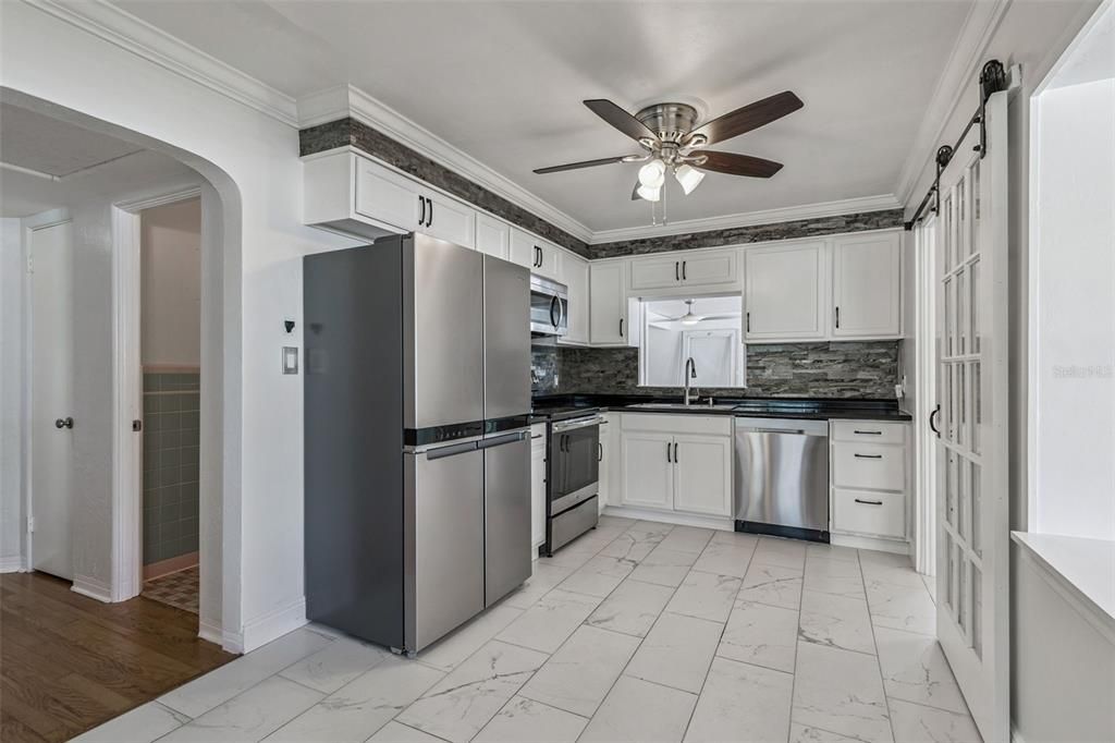 For Sale: $535,000 (2 beds, 1 baths, 1530 Square Feet)