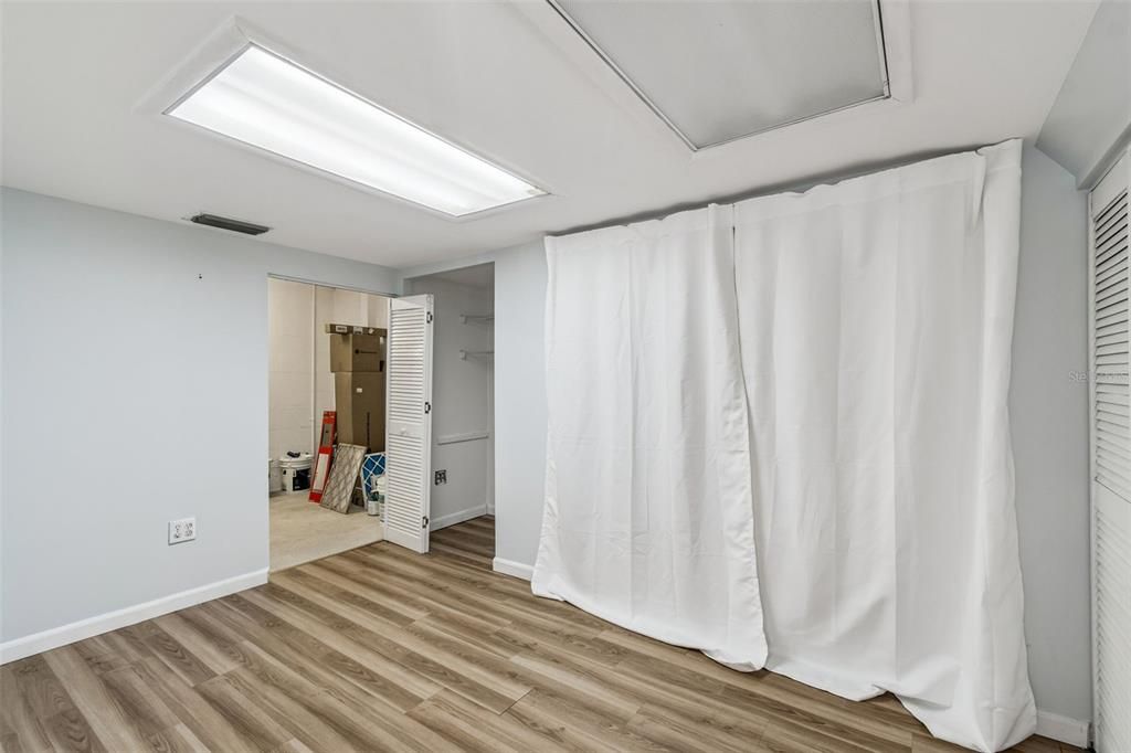 For Sale: $535,000 (2 beds, 1 baths, 1530 Square Feet)