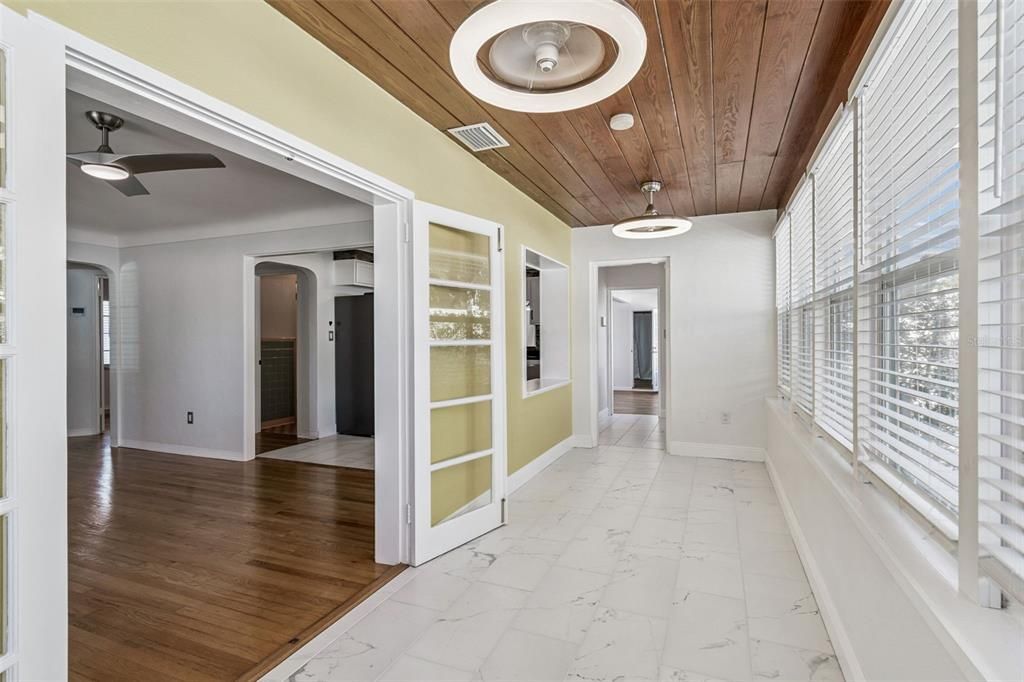 For Sale: $535,000 (2 beds, 1 baths, 1530 Square Feet)