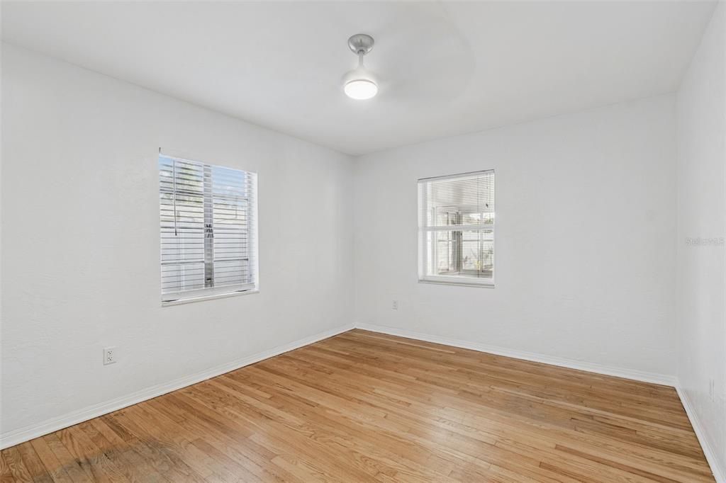 For Sale: $535,000 (2 beds, 1 baths, 1530 Square Feet)