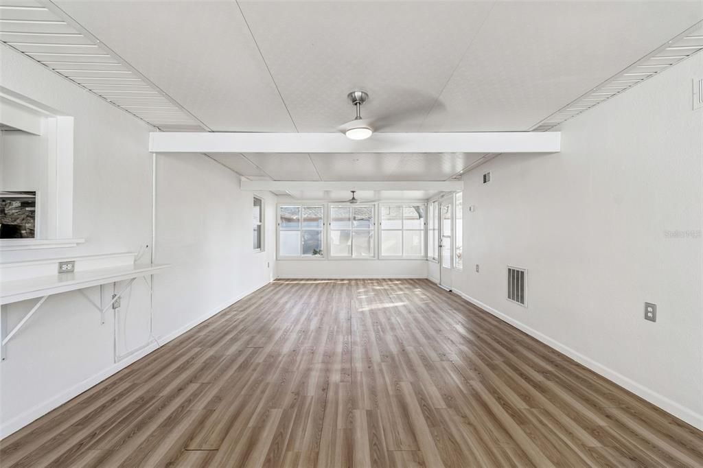 For Sale: $535,000 (2 beds, 1 baths, 1530 Square Feet)