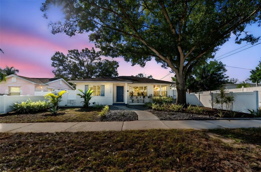 For Sale: $535,000 (2 beds, 1 baths, 1530 Square Feet)