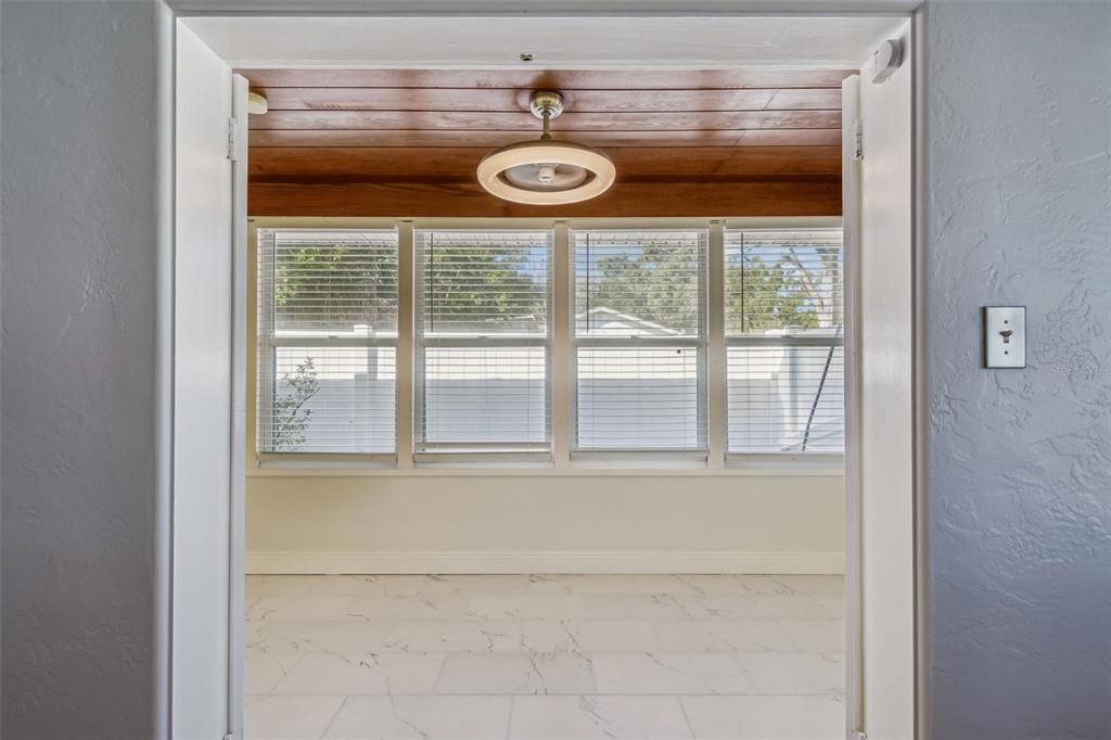 For Sale: $535,000 (2 beds, 1 baths, 1530 Square Feet)