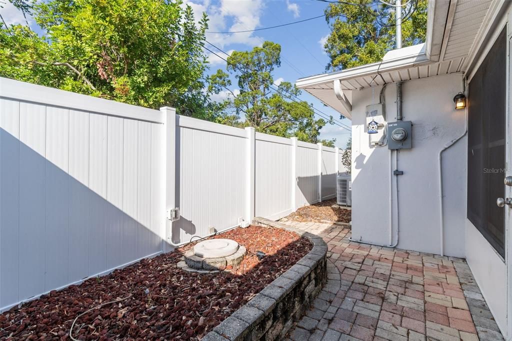 For Sale: $535,000 (2 beds, 1 baths, 1530 Square Feet)