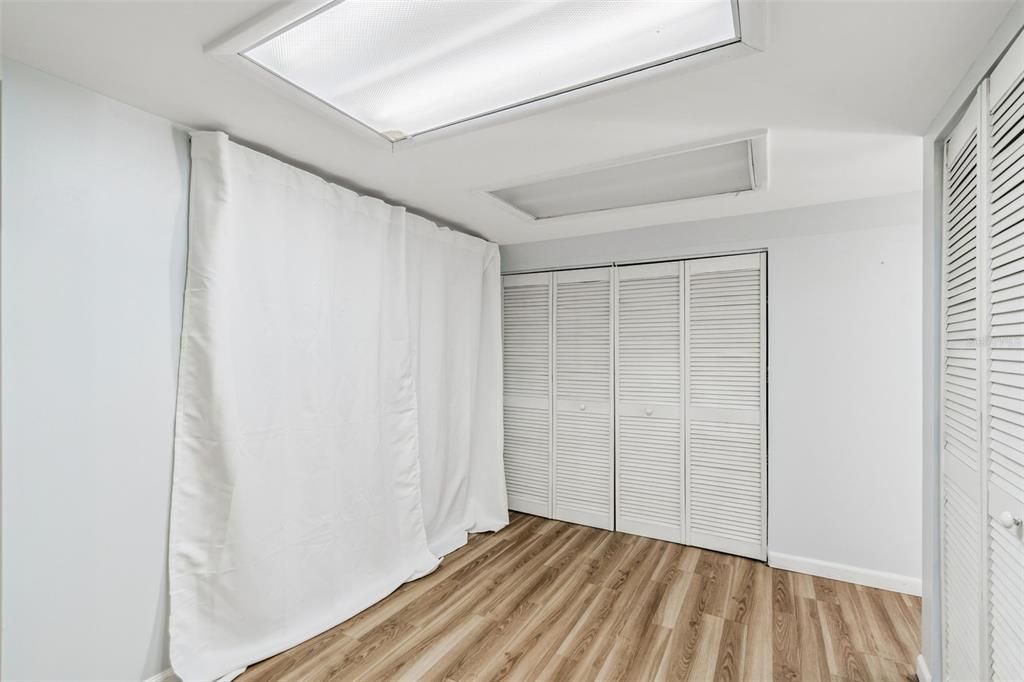 For Sale: $535,000 (2 beds, 1 baths, 1530 Square Feet)