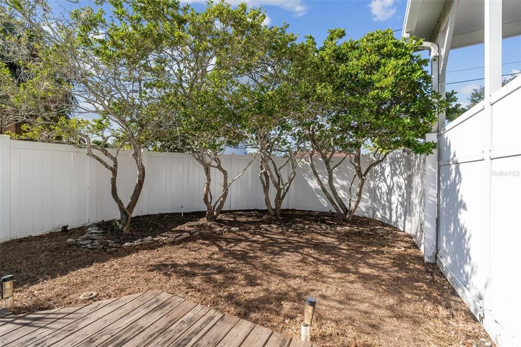 For Sale: $535,000 (2 beds, 1 baths, 1530 Square Feet)