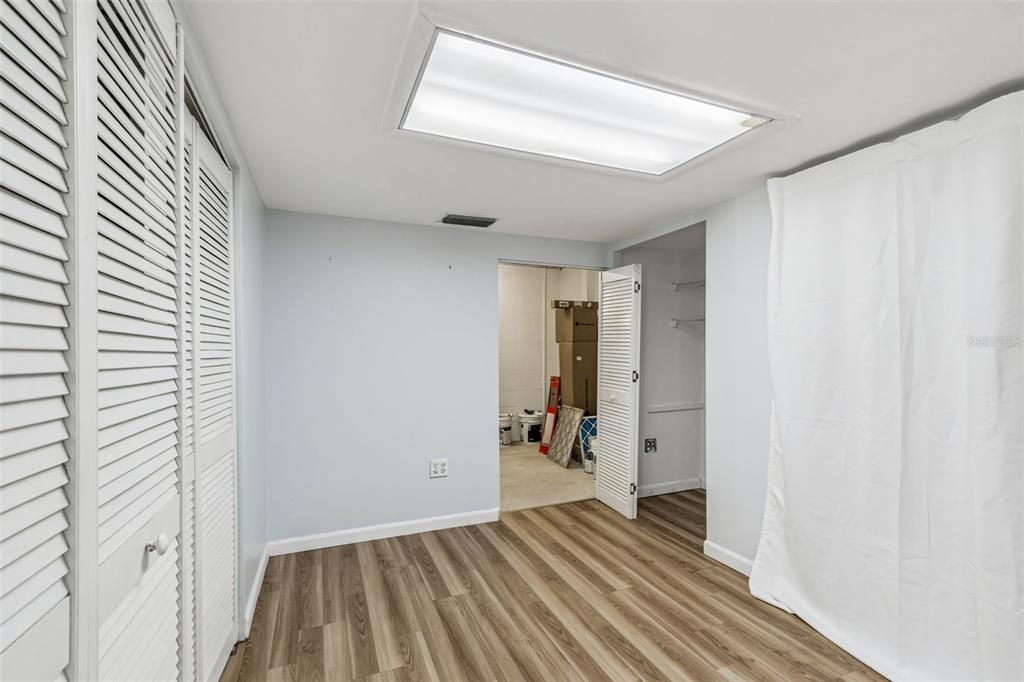 For Sale: $535,000 (2 beds, 1 baths, 1530 Square Feet)