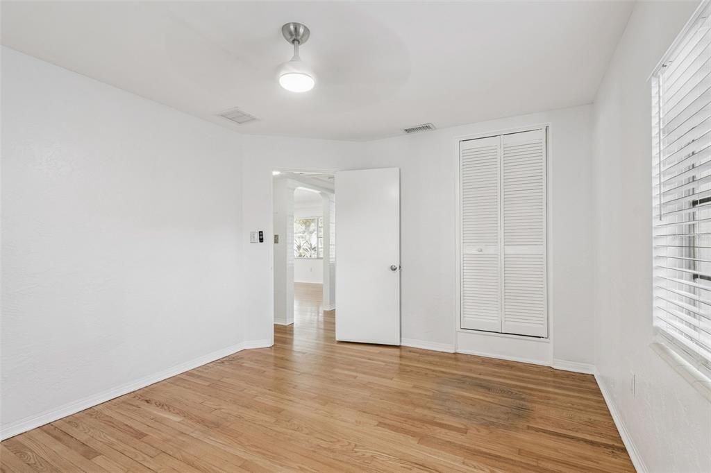 For Sale: $535,000 (2 beds, 1 baths, 1530 Square Feet)