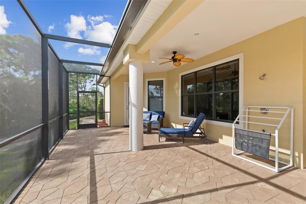 En Venta: $1,049,000 (4 camas, 3 baños, 3481 Pies cuadrados)