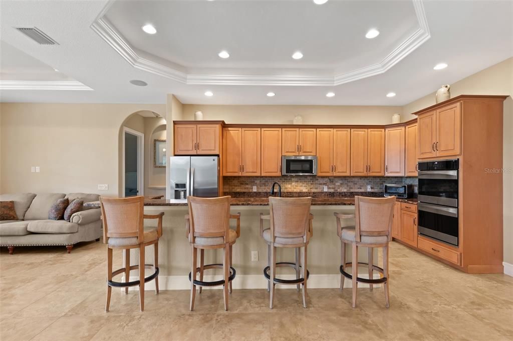 En Venta: $1,049,000 (4 camas, 3 baños, 3481 Pies cuadrados)