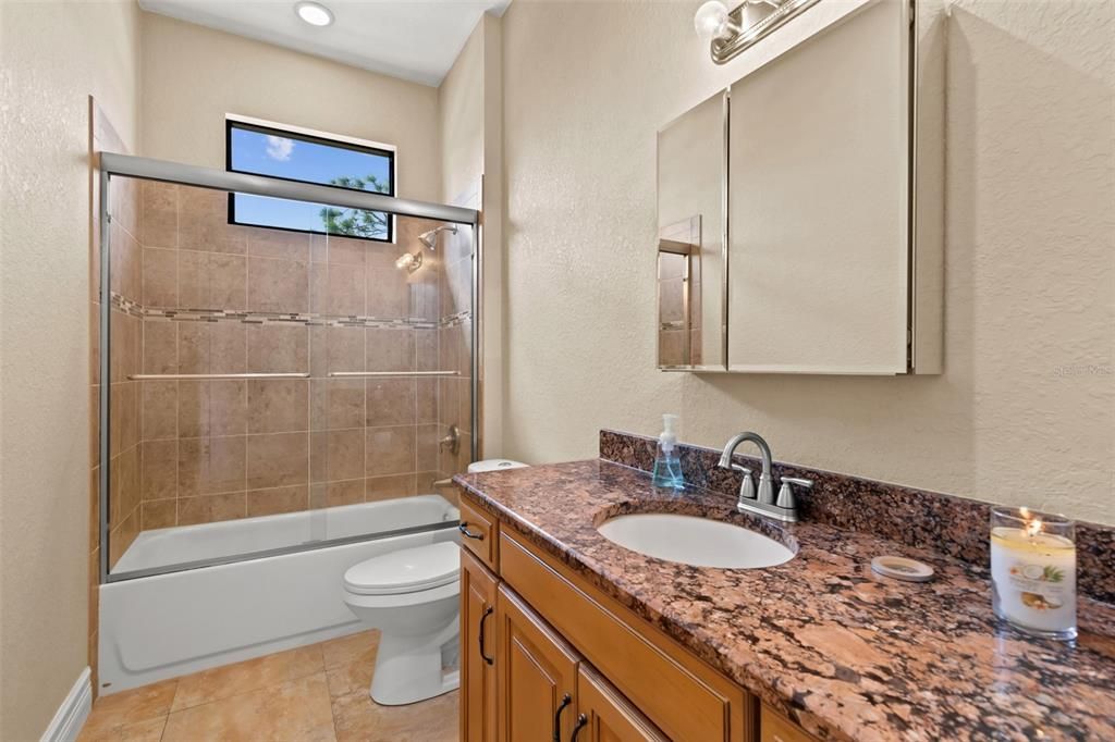 En Venta: $1,049,000 (4 camas, 3 baños, 3481 Pies cuadrados)