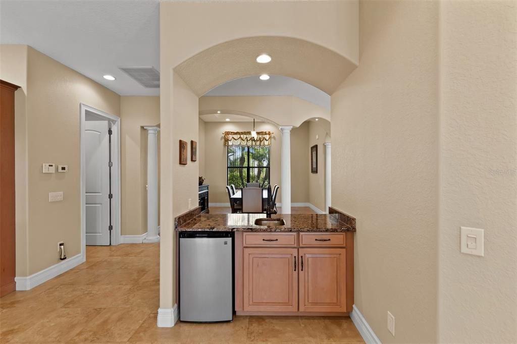 En Venta: $1,049,000 (4 camas, 3 baños, 3481 Pies cuadrados)