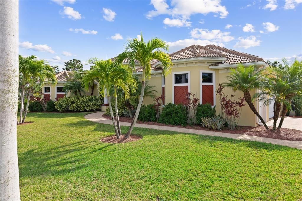 En Venta: $1,049,000 (4 camas, 3 baños, 3481 Pies cuadrados)