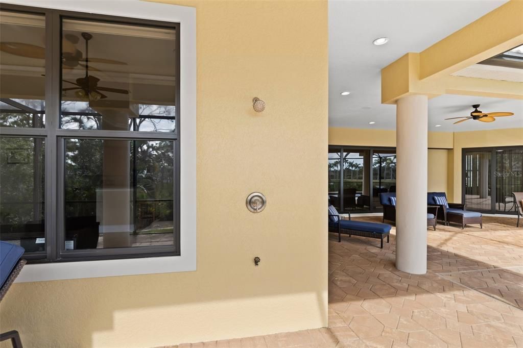 En Venta: $1,049,000 (4 camas, 3 baños, 3481 Pies cuadrados)