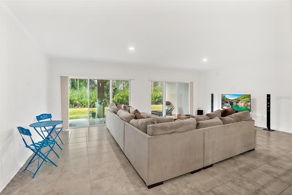 For Sale: $409,900 (4 beds, 3 baths, 2307 Square Feet)