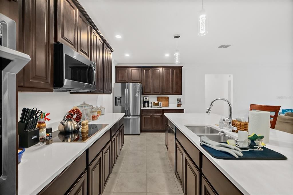 For Sale: $409,900 (4 beds, 3 baths, 2307 Square Feet)