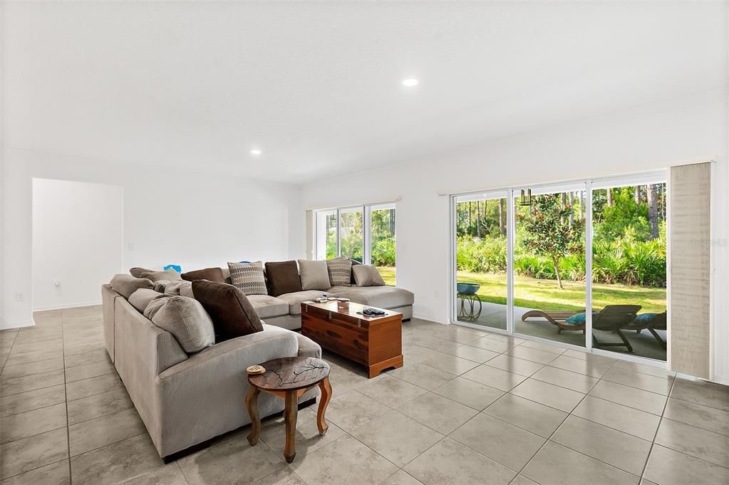 For Sale: $409,900 (4 beds, 3 baths, 2307 Square Feet)