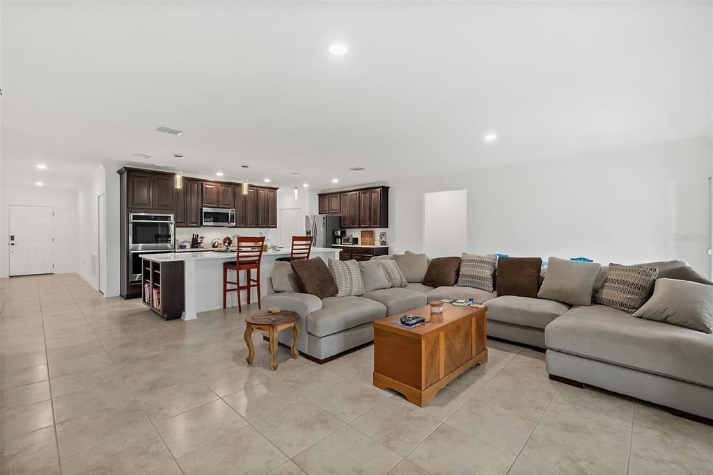 For Sale: $409,900 (4 beds, 3 baths, 2307 Square Feet)