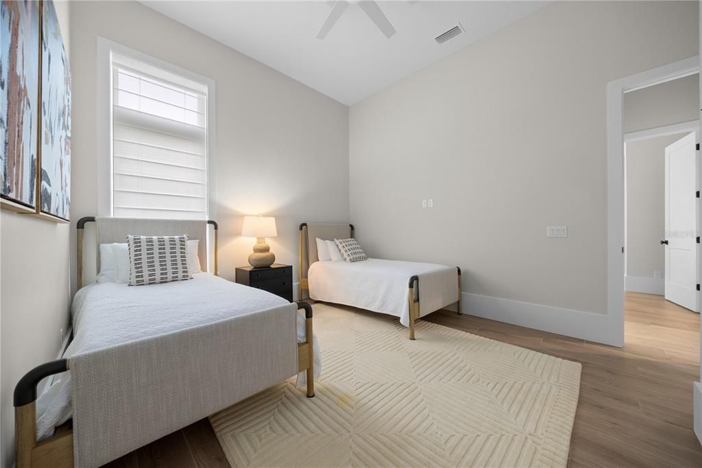 En Venta: $2,749,400 (3 camas, 2 baños, 3393 Pies cuadrados)