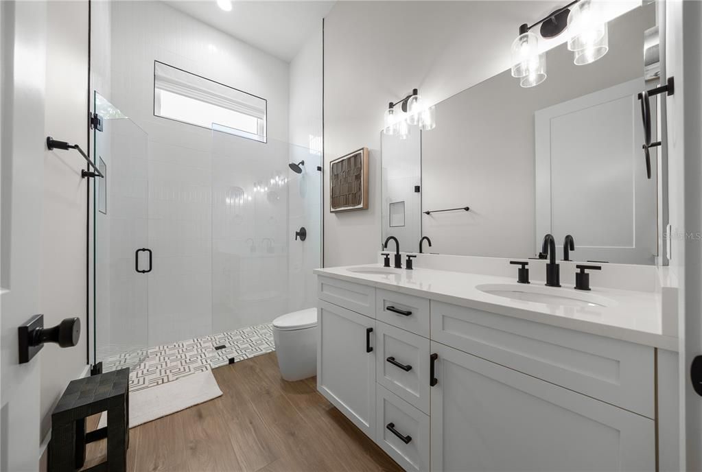 En Venta: $2,749,400 (3 camas, 2 baños, 3393 Pies cuadrados)