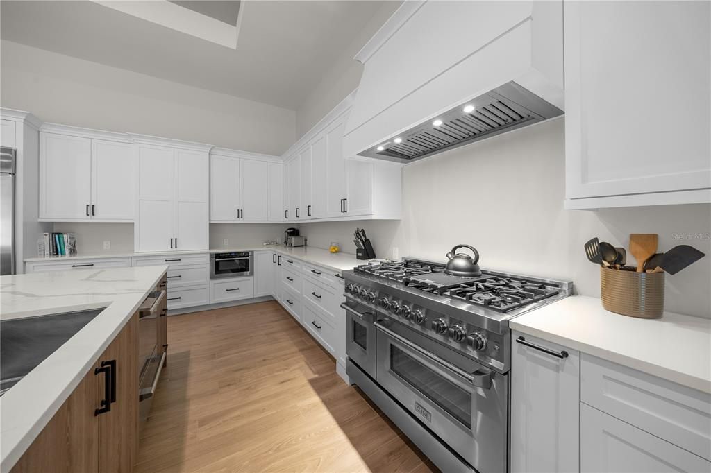 En Venta: $2,749,400 (3 camas, 2 baños, 3393 Pies cuadrados)